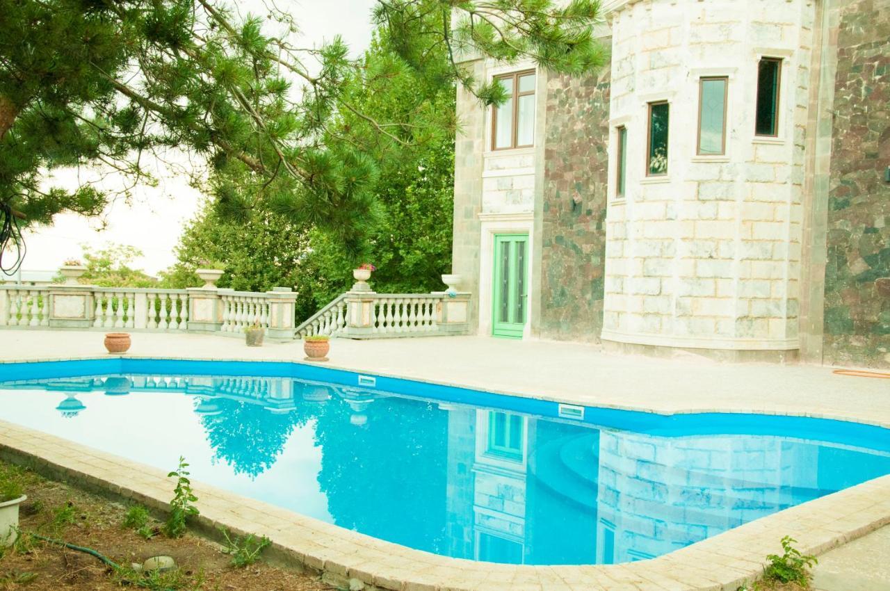 X Hotel Γιερεβάν Εξωτερικό φωτογραφία