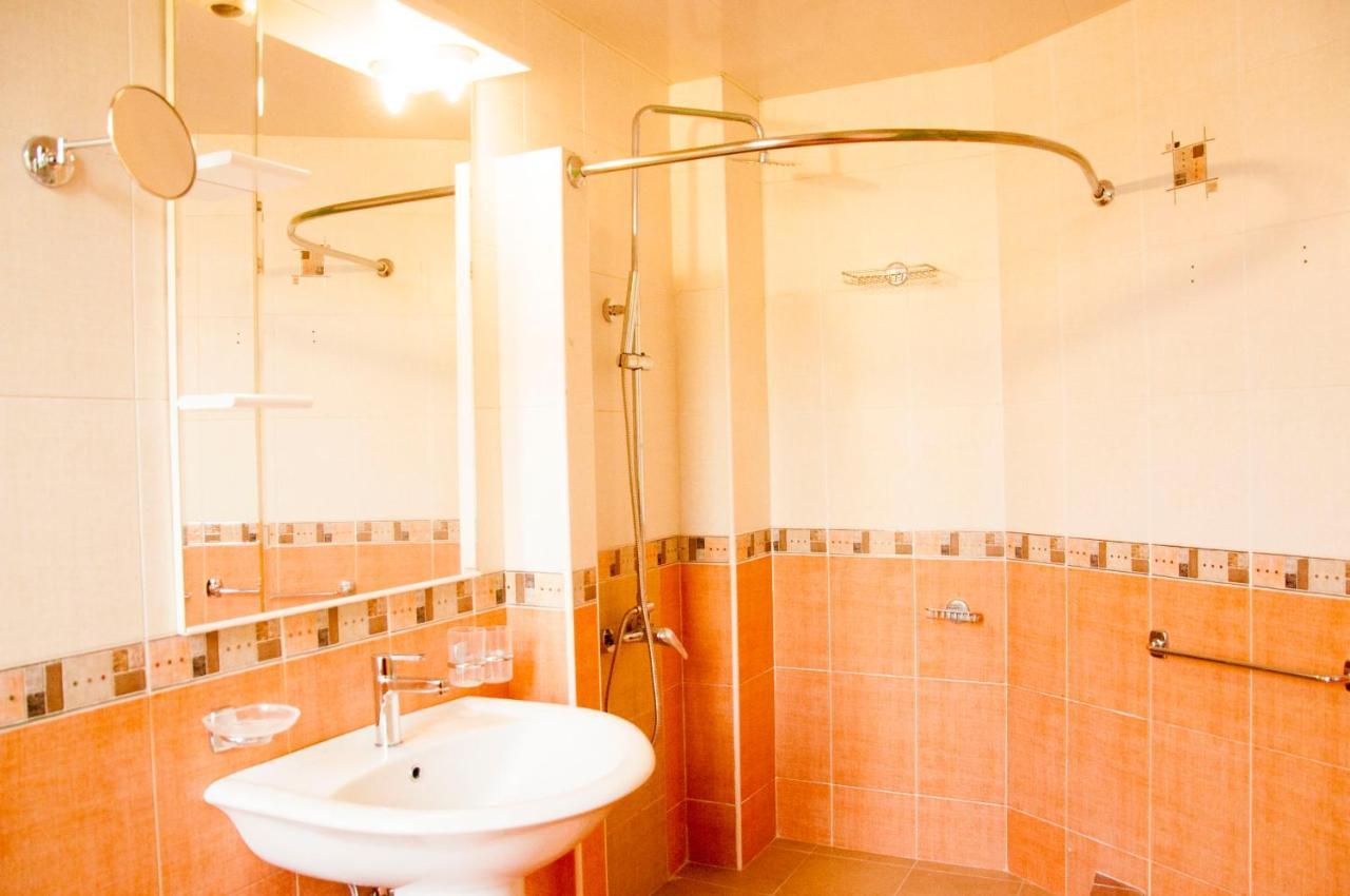 X Hotel Γιερεβάν Εξωτερικό φωτογραφία