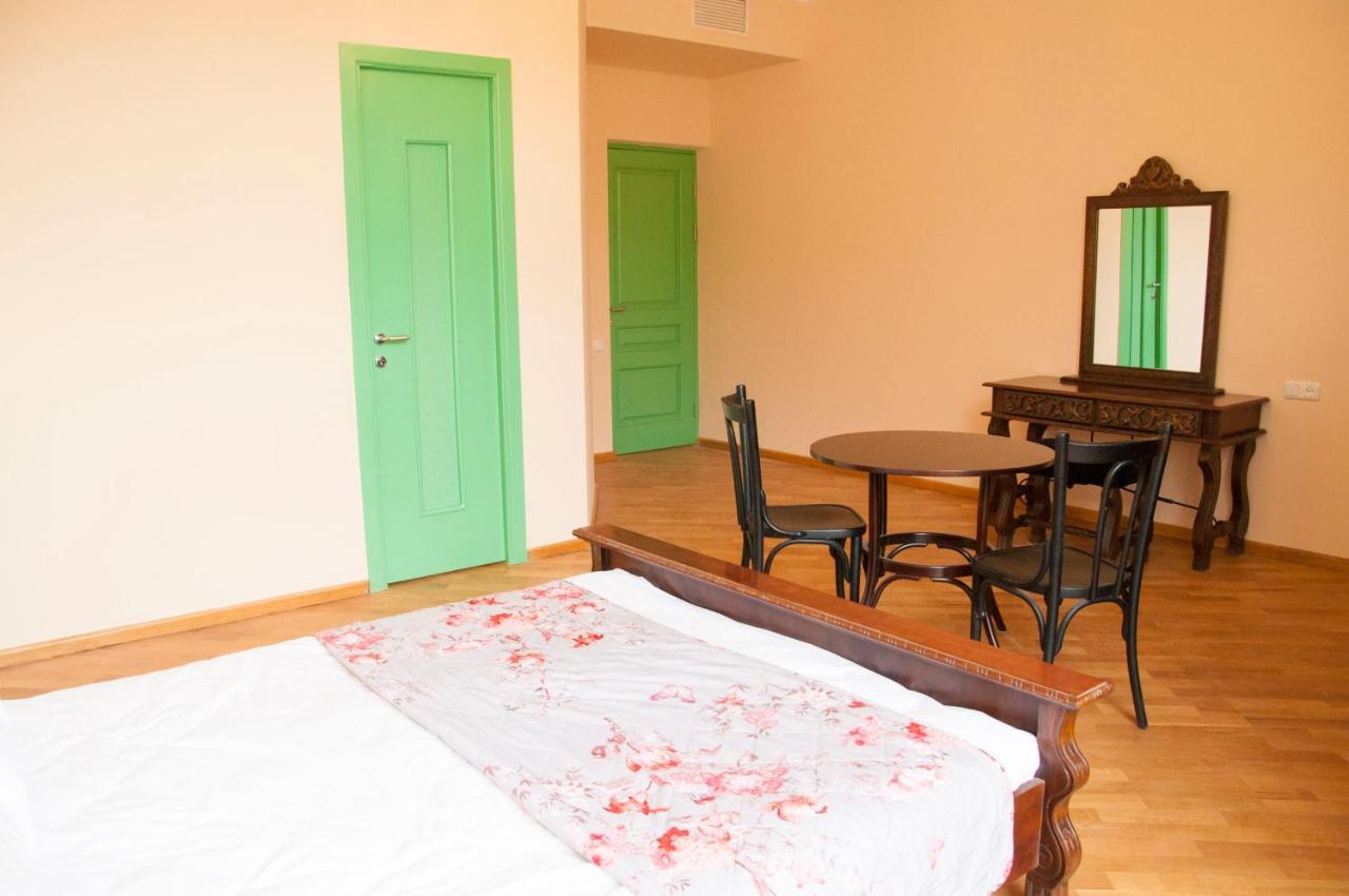 X Hotel Γιερεβάν Εξωτερικό φωτογραφία
