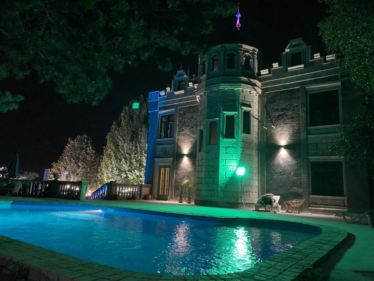 X Hotel Γιερεβάν Εξωτερικό φωτογραφία