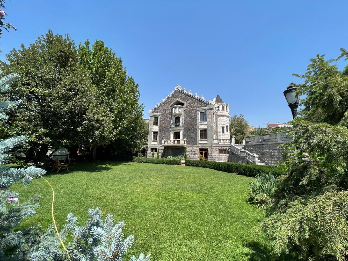 X Hotel Γιερεβάν Εξωτερικό φωτογραφία