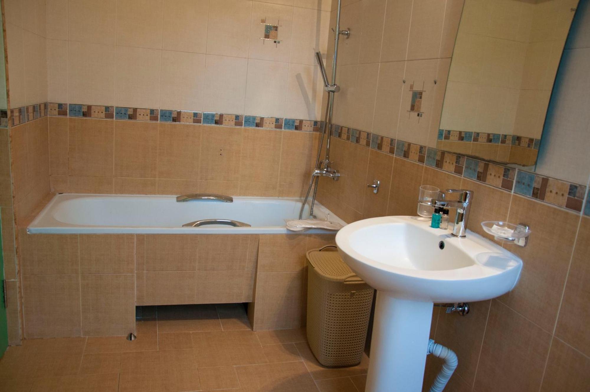 X Hotel Γιερεβάν Δωμάτιο φωτογραφία